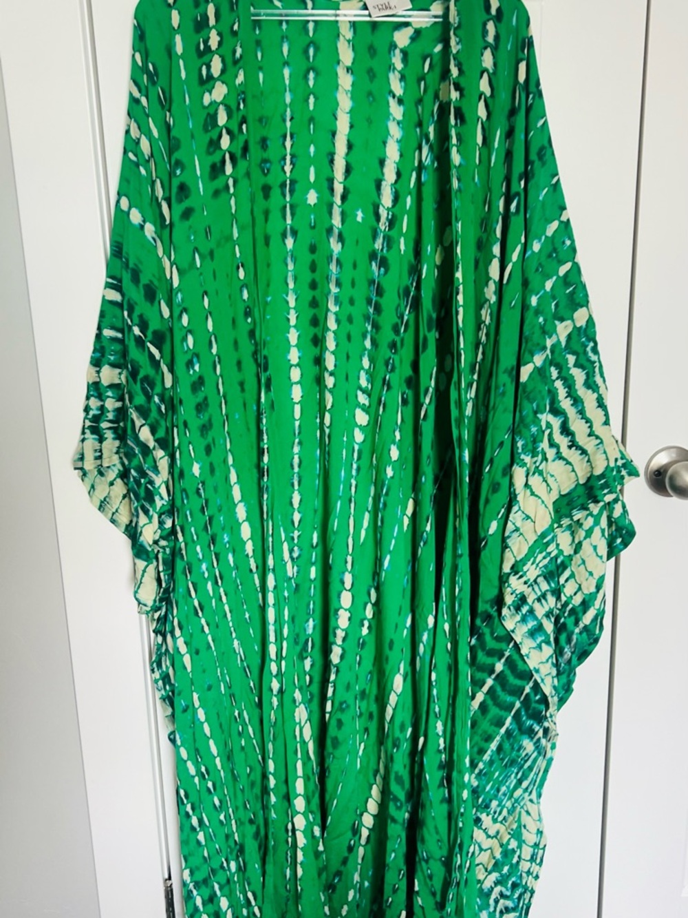 Vince Camuto Green Tie-Dye Tunic Caftan - Picture 2 of 3